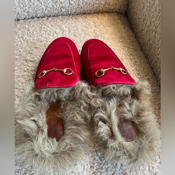 Gucci fur loafers ♥️ - Picture 4 of 5